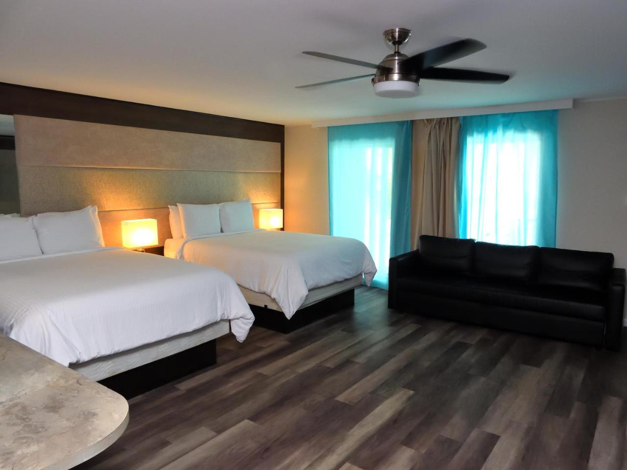 Deluxe Queen Suite